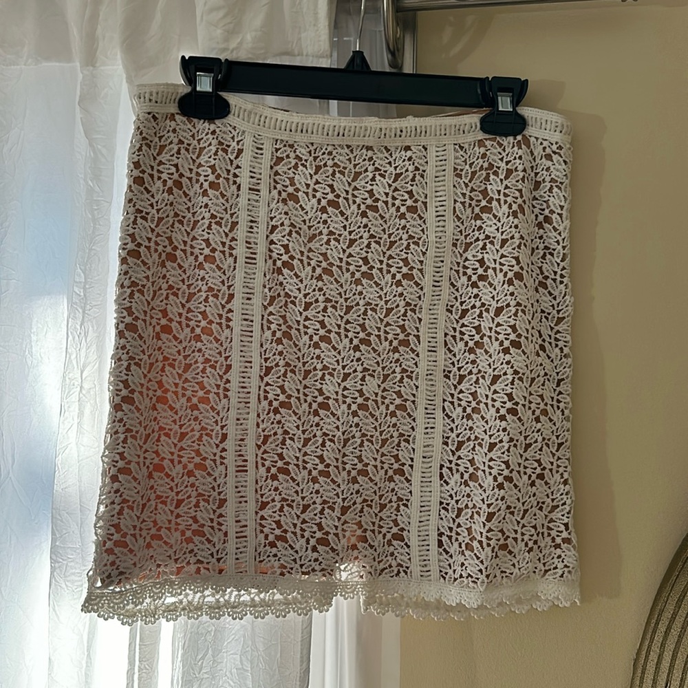 Lace pencil skirt